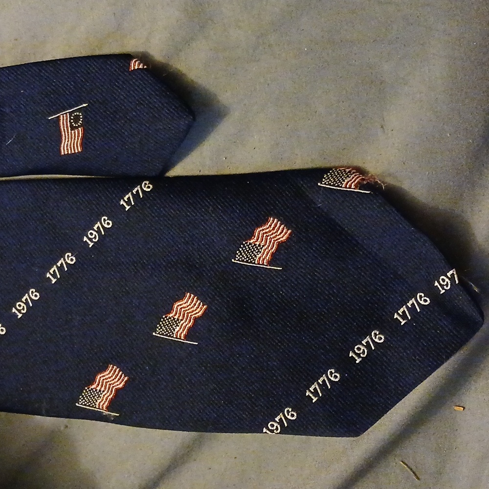 AMERICAN TRADITION | MENS |PATRIOTIC INDEPENDENCE DAY NECK TIE in BLUE 1776